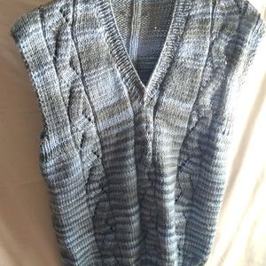 Sweater vest